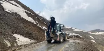 Heyelan Sonrası Kapanan Köy Yolu Açıldı