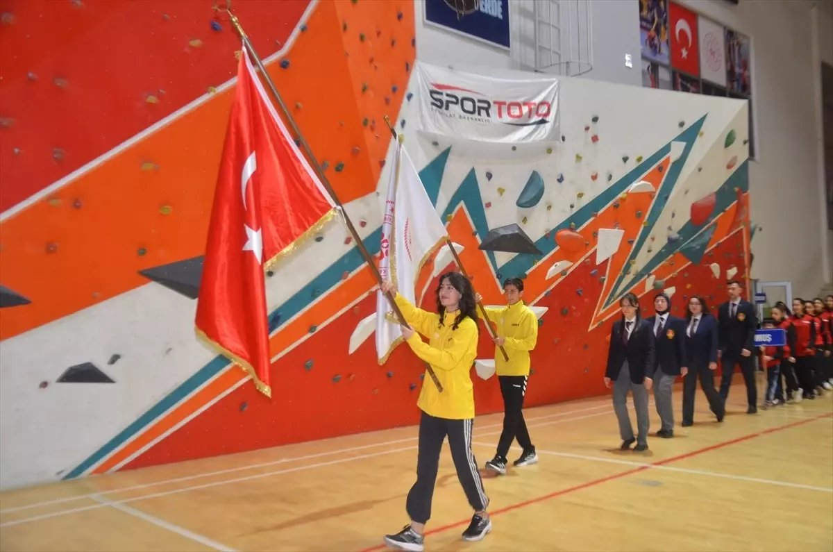 Muş'ta Okul Sporları Karate Şampiyonası Başladı