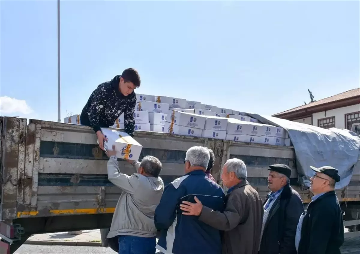 Ankara'da Arı Üreticilerine Hibe Yem Desteği