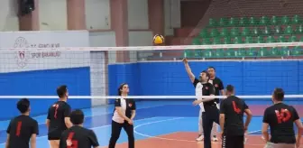 Nevşehir'de Kamu Çalışanları Voleybol Turnuvası Başladı
