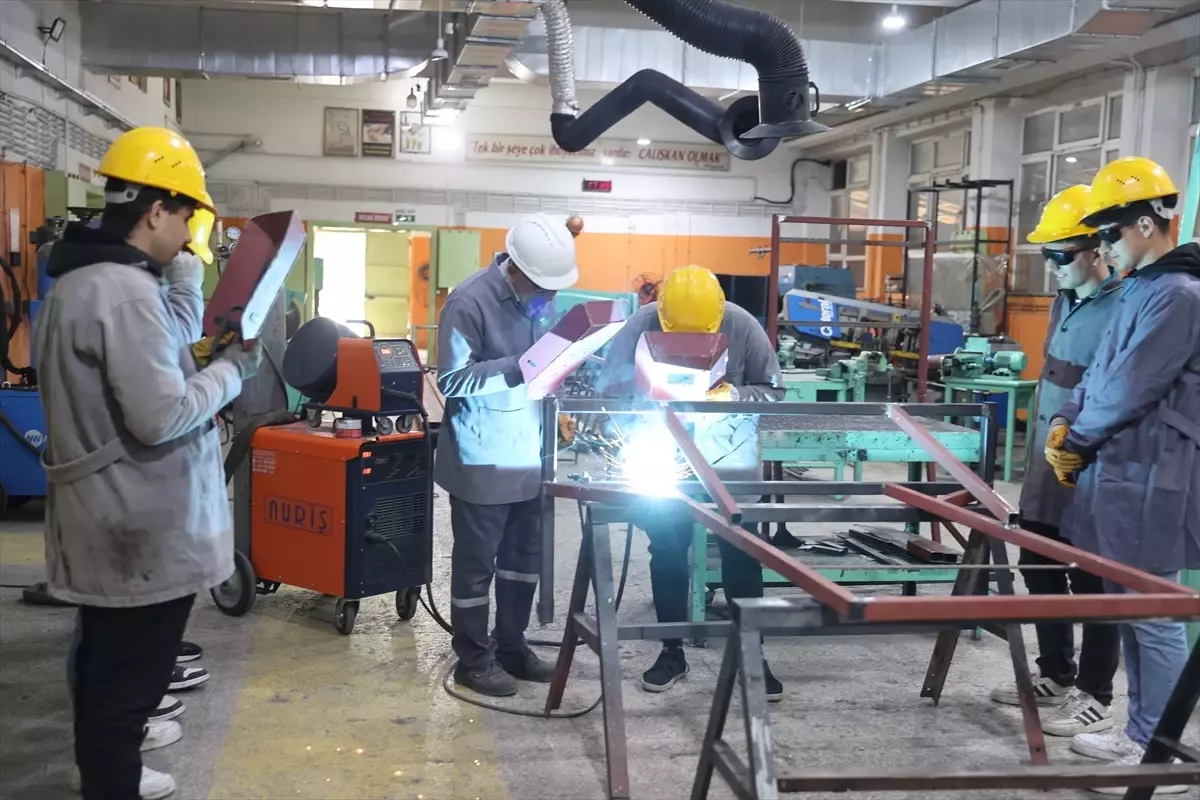 Nevşehir Mesleki ve Teknik Anadolu Lisesi Üretime Katkı Sağlıyor
