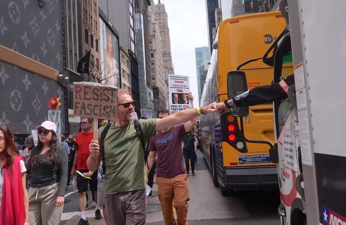 New York'ta Trump Yönetimine Karşı Büyük Protesto