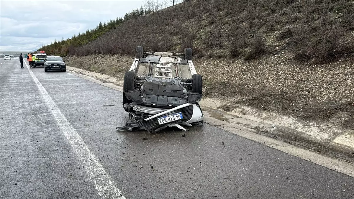 Niğde'de Dolu Yağışı Nedeniyle 6 Trafik Kazası: 2 Yaralı