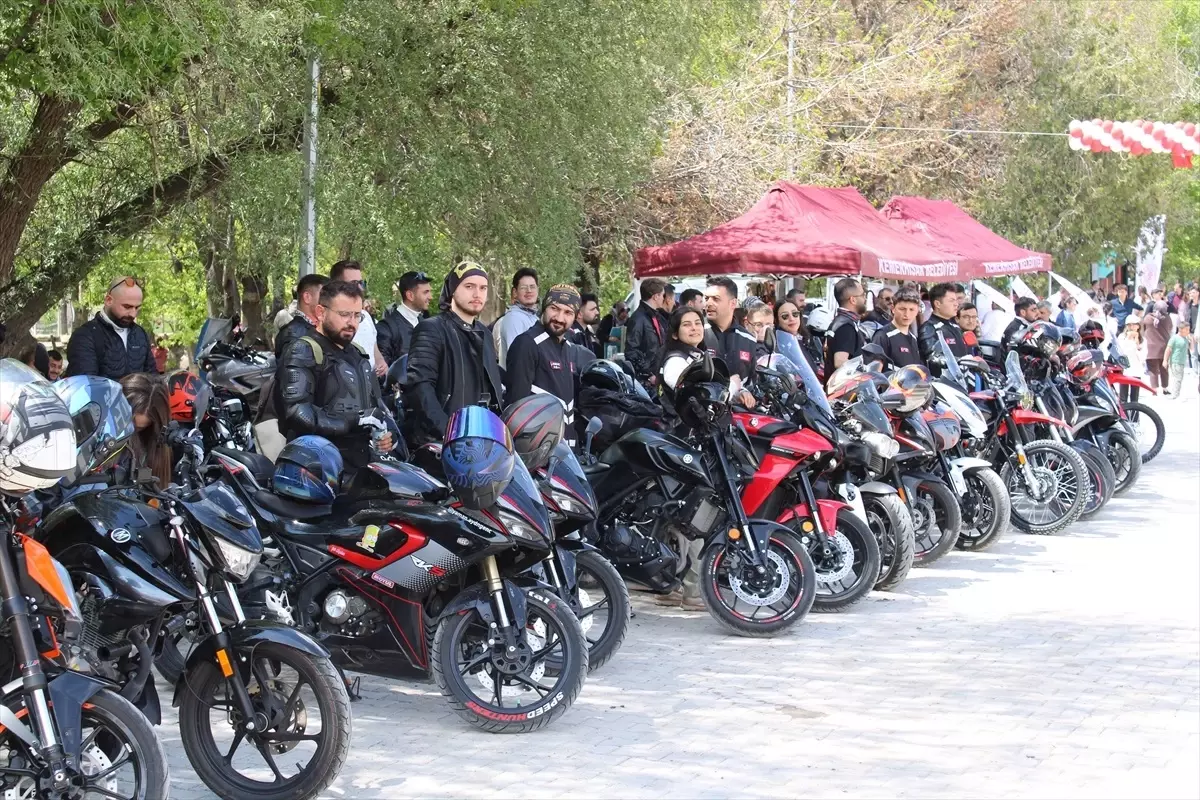 Motosiklet Sürücülerine Güvenli Sürüş Eğitimi