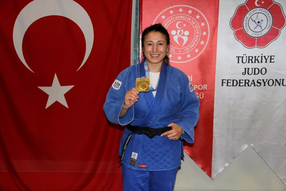 Seher Öztürk, 13 Yıl Sonra Yeniden Judoya Dönerek Şampiyon Oldu