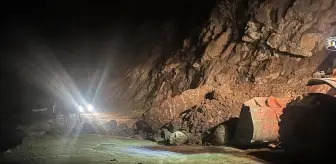 Aybastı'da Heyelan Nedeniyle Kapanan Yol Yeniden Ulaşıma Açıldı