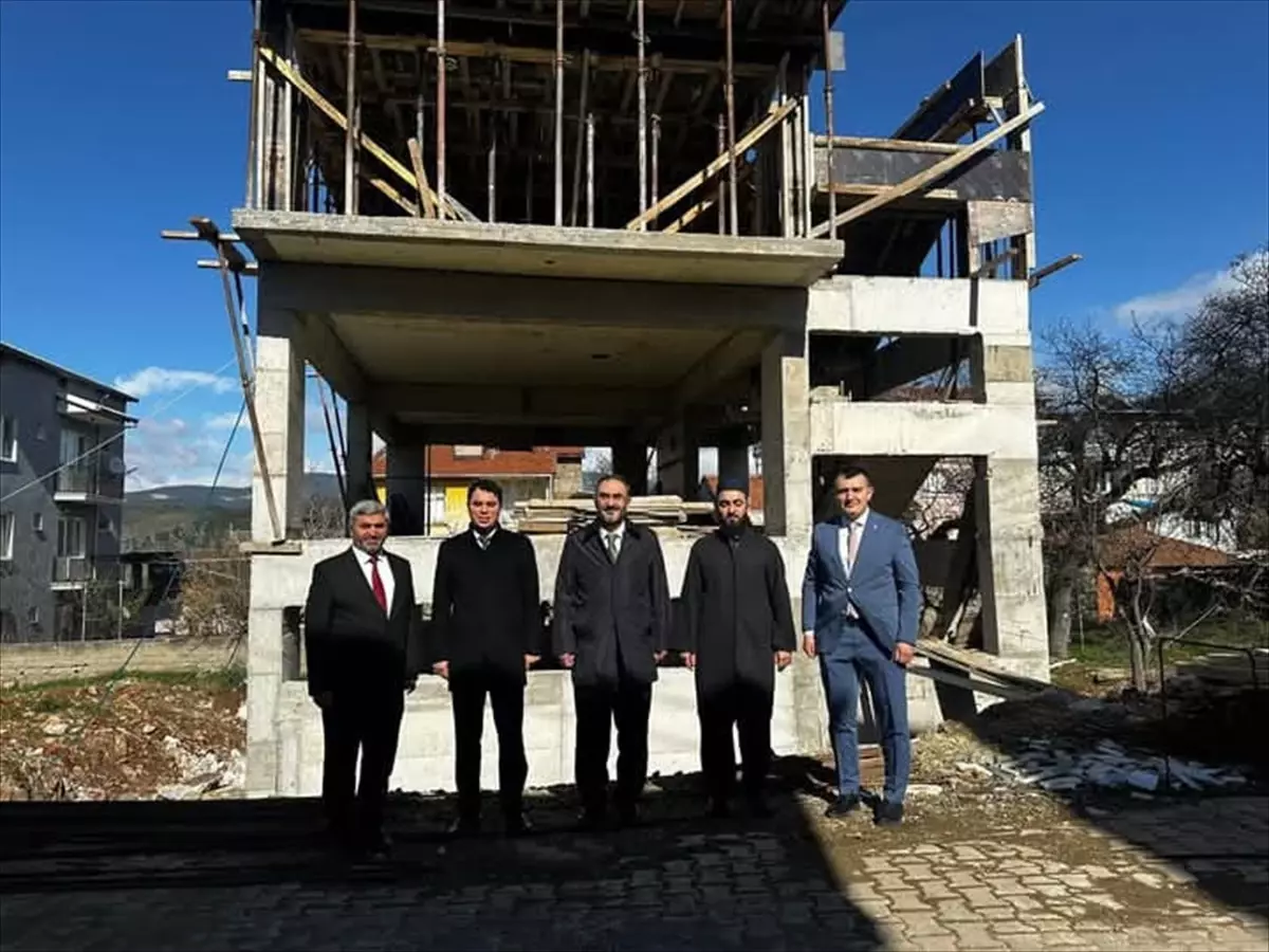 Orhaneli Kaymakamı Kur'an Kursu İnşaatını Ziyaret Etti