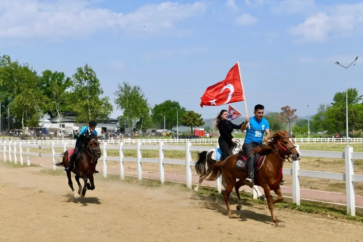 Bursa'nın Fethinin 699. Yıl Dönümünde Rahvan At Yarışları Düzenlendi