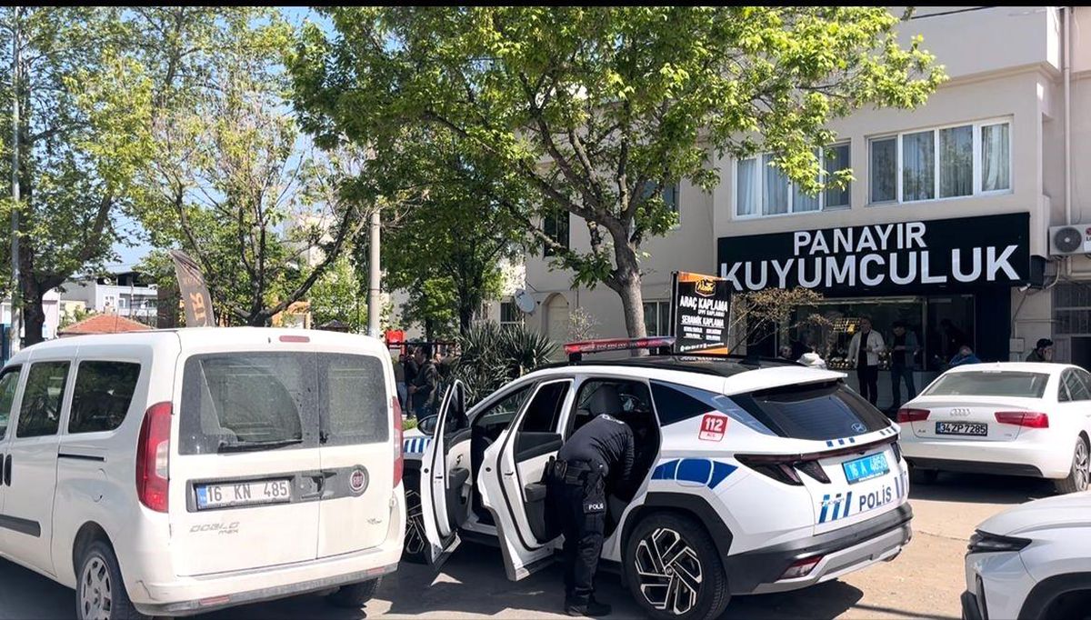 Bursa'da Kuyumcu, Soyguncuyu Bozguna Uğrattı