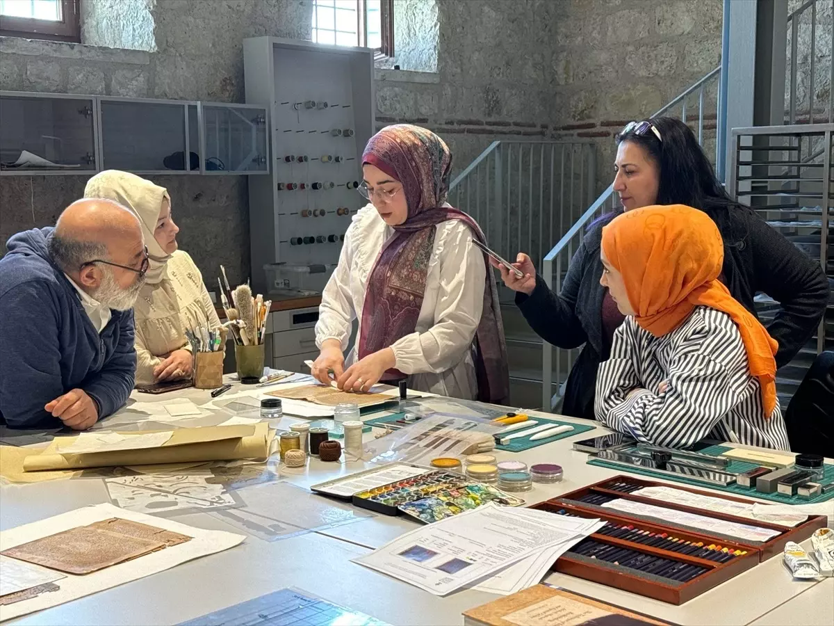 Yazma Eserlerde Konservasyon Teknikleri Atölyesi Rami Kütüphanesi'nde Gerçekleştirildi