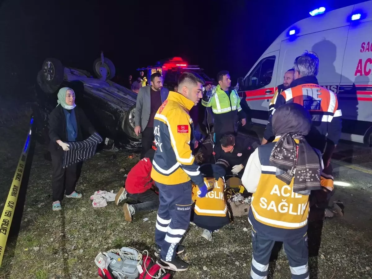 Rize'de Takla Atan Hafif Ticari Araç Kazasında 3 Ölü, 2 Yaralı