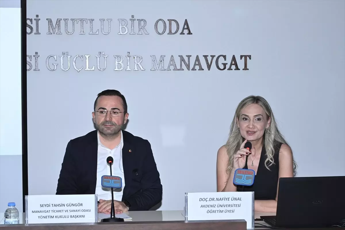 Manavgat'ta Topraksız Tarımda Çilek Yetiştiriciliği Eğitimi