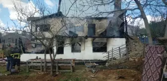 Adana Saimbeyli'de Yangın: İki Katlı Ev Kullanılamaz Hale Geldi