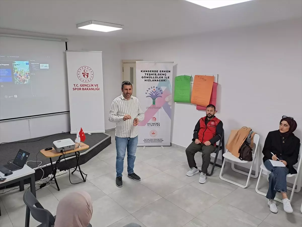 Sakarya'da 'Erken Tanı Kurtarır' Projesi Gönüllülere Eğitim Verdi
