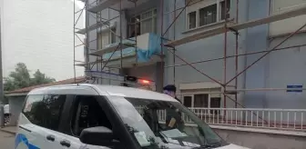 Manisa'da İnşaatta Düşen İşçi Hastaneye Kaldırıldı