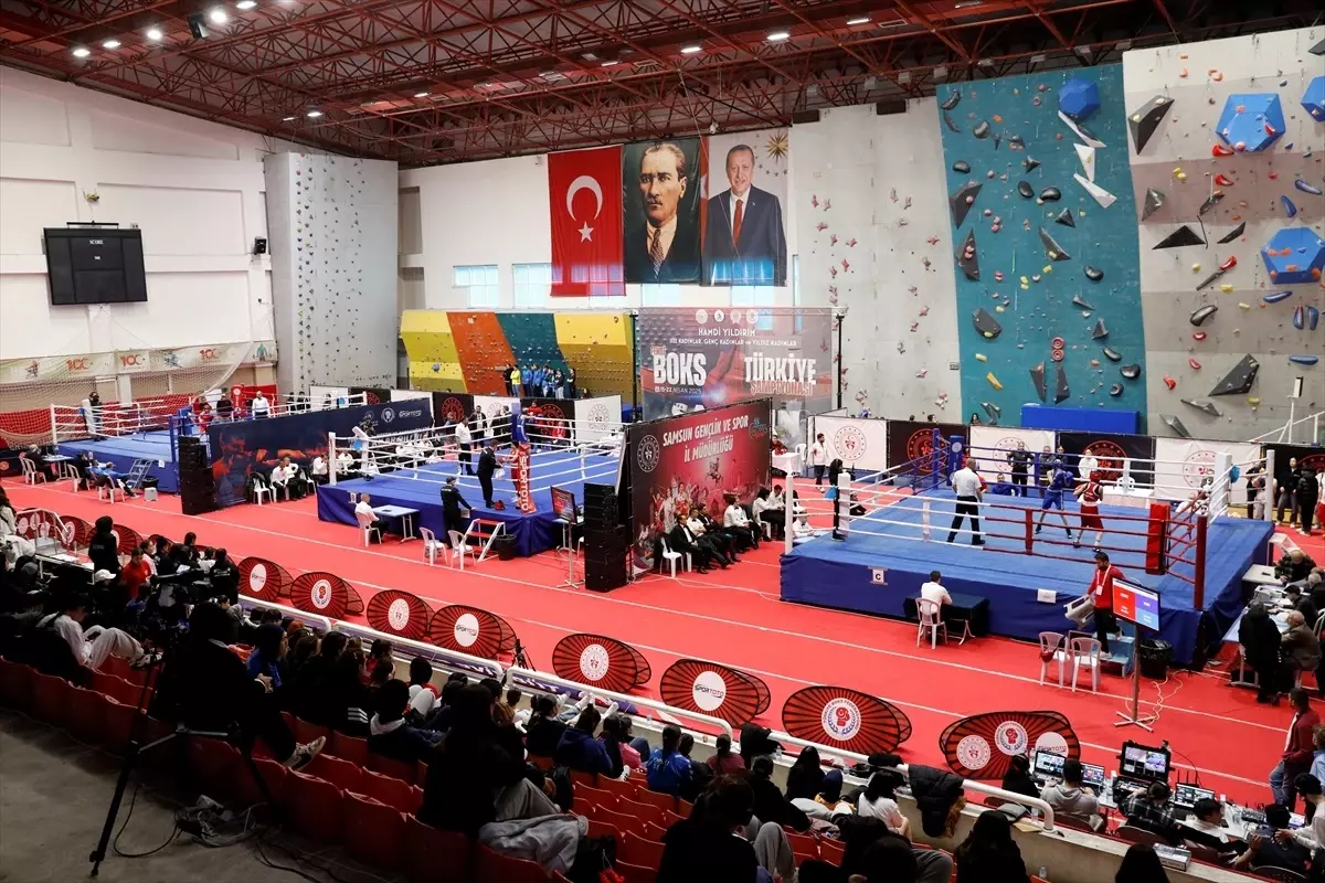 Hamdi Yıldırım 22 Yaş Altı Kadınlar Boks Şampiyonası Devam Ediyor