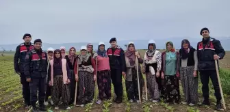Jandarma Ekiplerinden Kadınlara 1 Mayıs Kutlaması