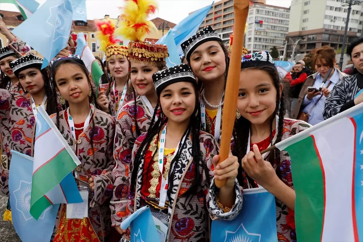 Türk Dünyası Çocuk Festivali Samsun'da Renkli Görüntülere Sahne Oldu