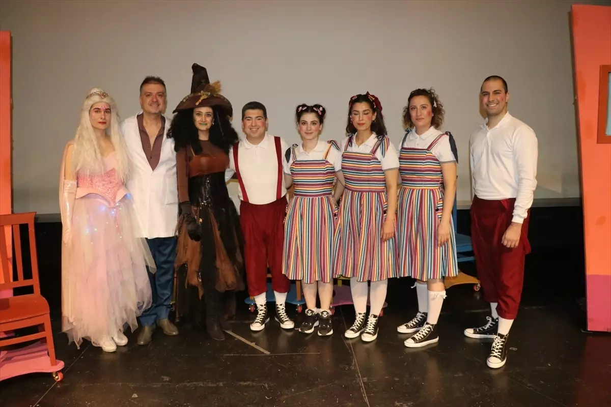 SAMSUN DEVLET OPERA VE BALESİ 'OKULUMUZ ORMAN' OYUNUYLA AMASYA'DA SAHNE ALDI