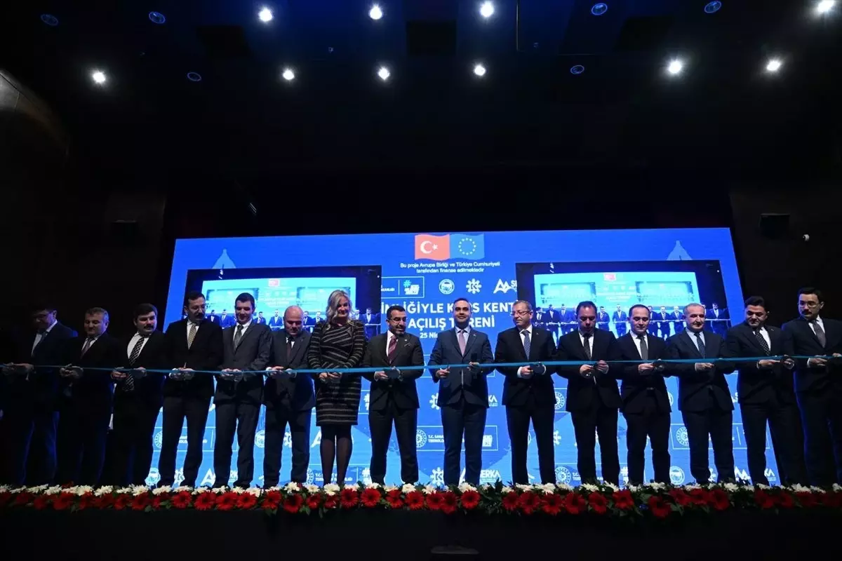 Sanayi ve Teknoloji Bakanı Kacır, 'Tarihi Kimliğiyle Kars Kenti Projesi'nin açılışında konuştu Açıklaması