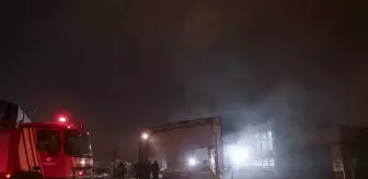 Sancaktepe'deki Oto Galericiler Sitesinde Yangın Çıktı