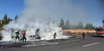Şanlıurfa'da Akaryakıt Yüklü Tanker Devrildi, Yangın Çıktı
