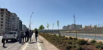 Şanlıurfa'da Sulama Kanalında Boğulma Tehlikesi Geçiren Çocuk Kurtarıldı