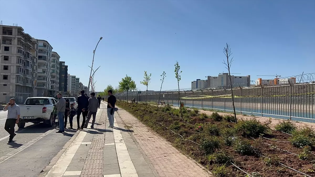 Şanlıurfa'da Sulama Kanalında Boğulma Tehlikesi Geçiren Çocuk Kurtarıldı