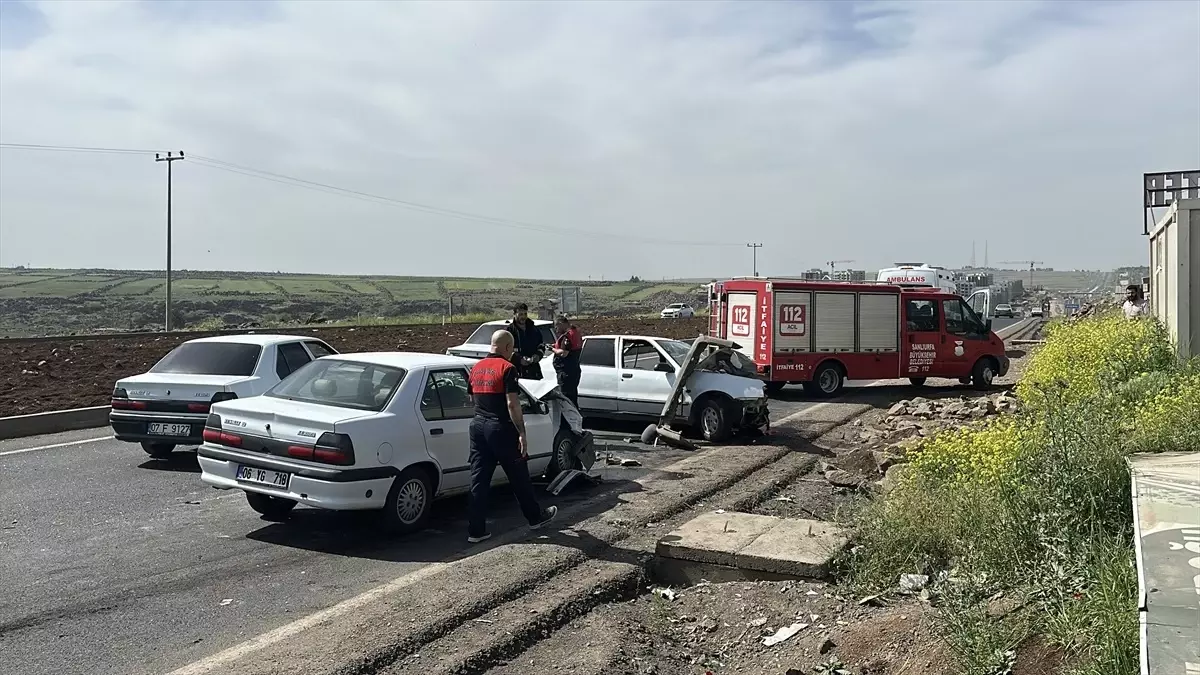 Siverek'te Zincirleme Trafik Kazası: 6 Yaralı
