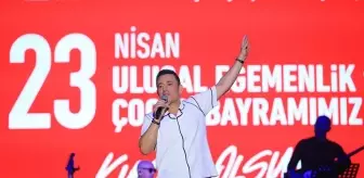 Mustafa Sandal Antalya'da 23 Nisan Konserinde Hayranlarıyla Buluştu