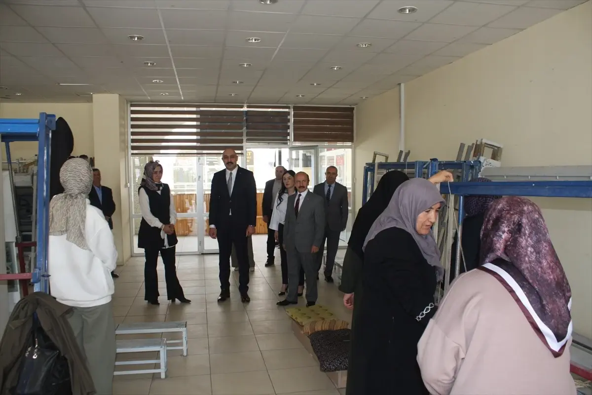Şarkışla'da Kilim Kursu Açıldı