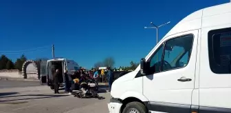 Sivas'ta Motosiklet ile Minibüs Çarpıştı: 1 Yaralı