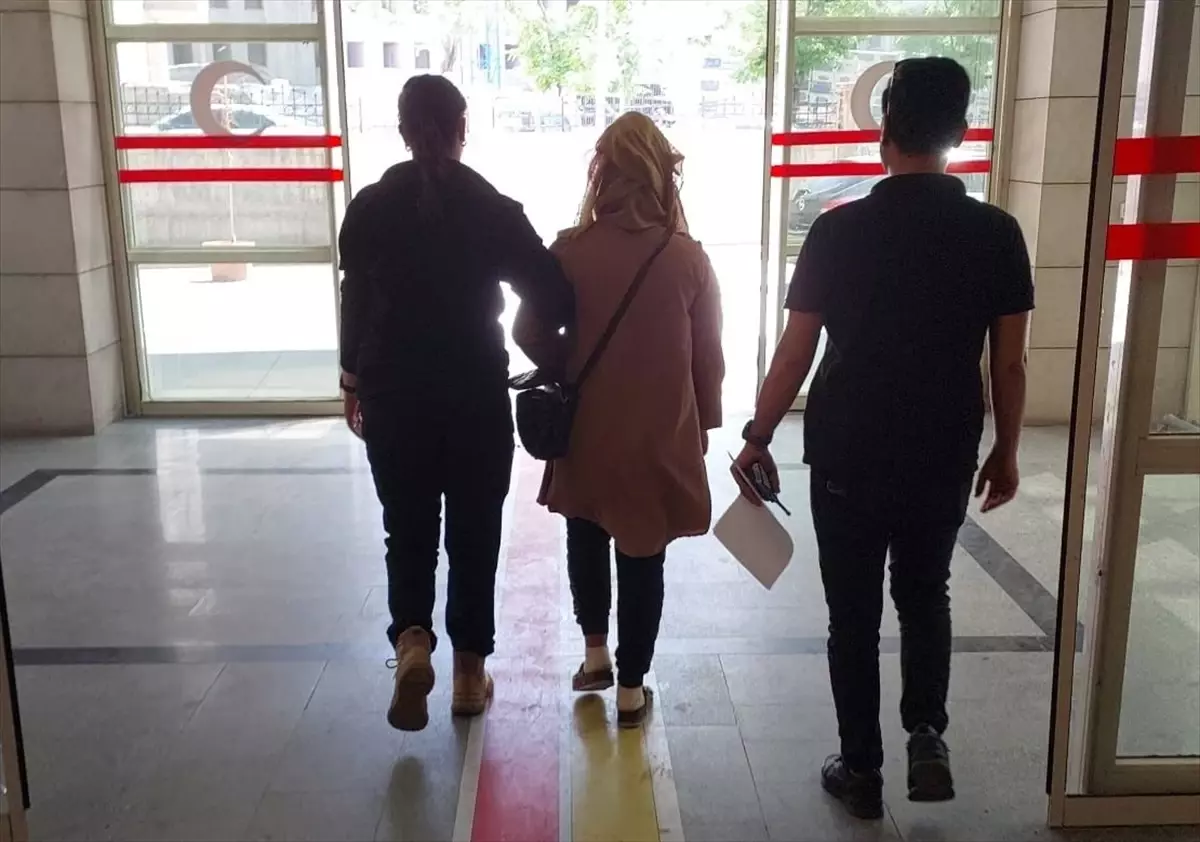 Siirt'te Kıyafet Hırsızlığı Güvenlik Kamerasında