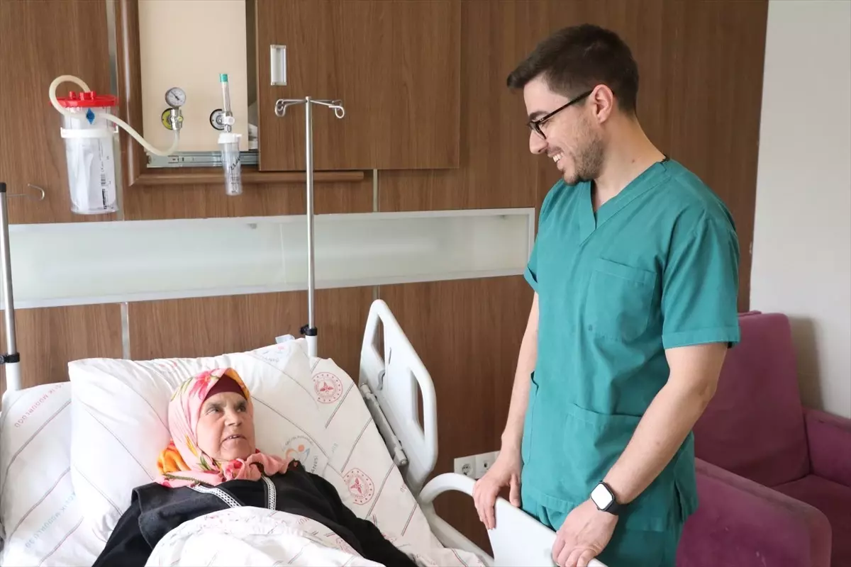 Siirt'te Ses Teli Dolgusu Ameliyatıyla Hasta Sağlığına Kavuştu