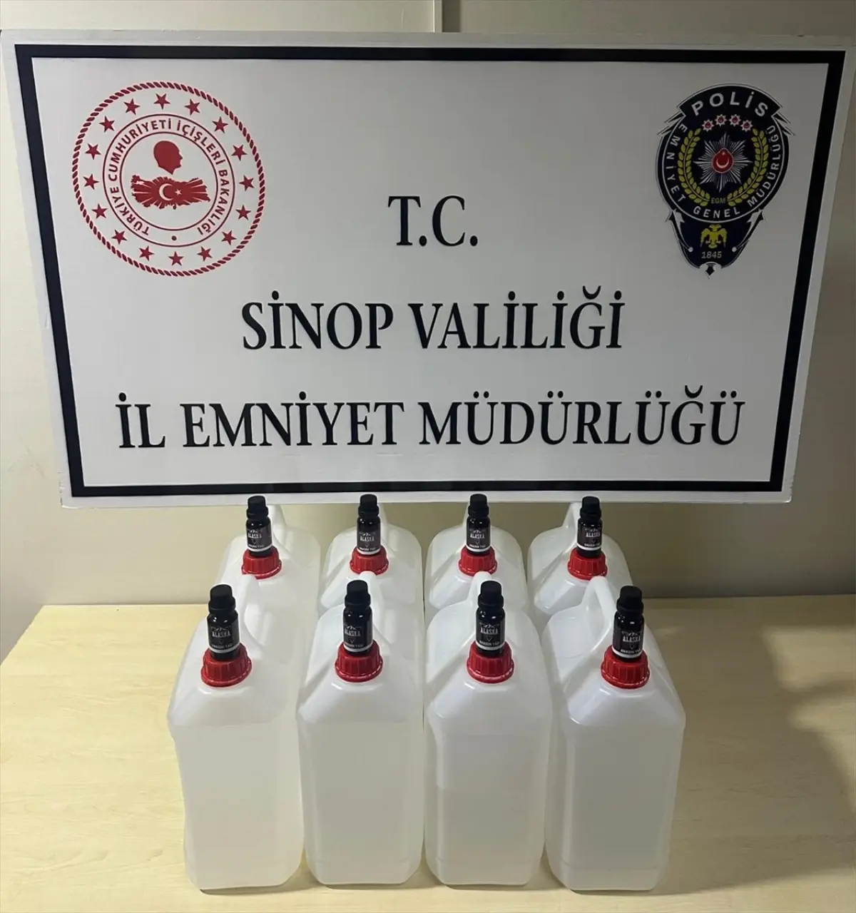 Sinop'ta Kaçak Alkol Operasyonu: 40 Litre Etil Alkol Ele Geçirildi
