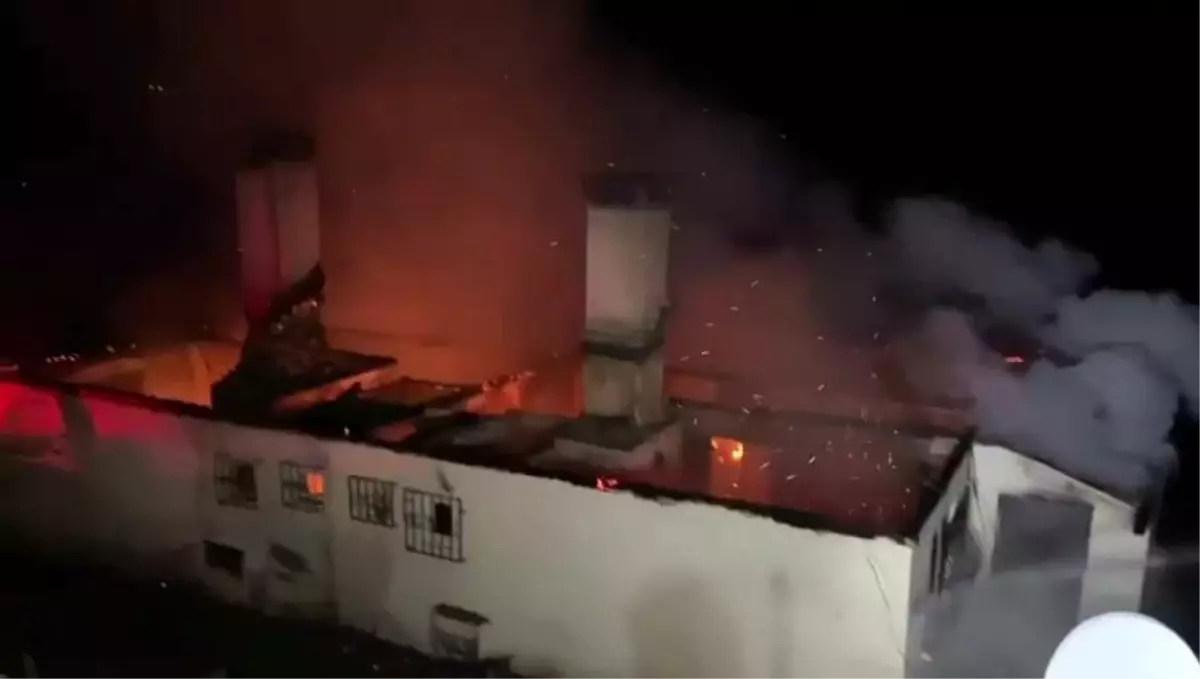 Sinop'ta Yangın: İki Daire Kullanılamaz Hale Geldi
