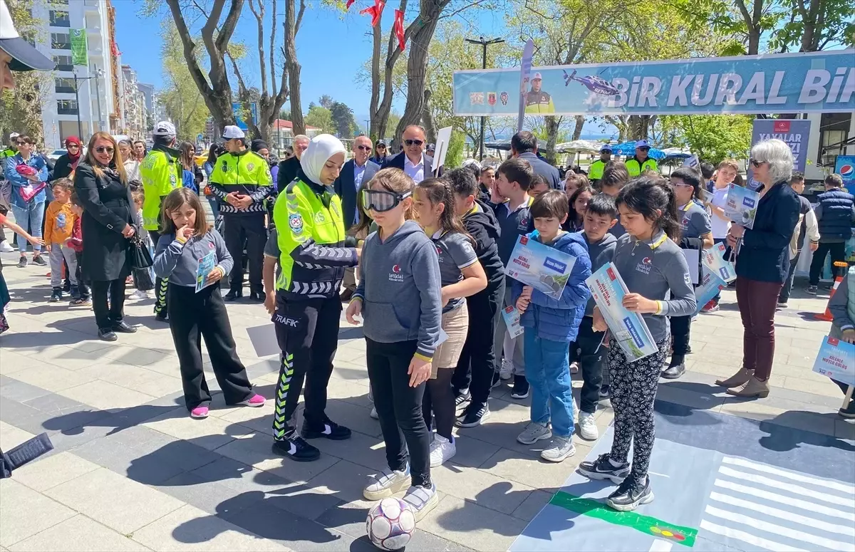 Sinop'ta Öğrencilere Uygulamalı Trafik Eğitimi