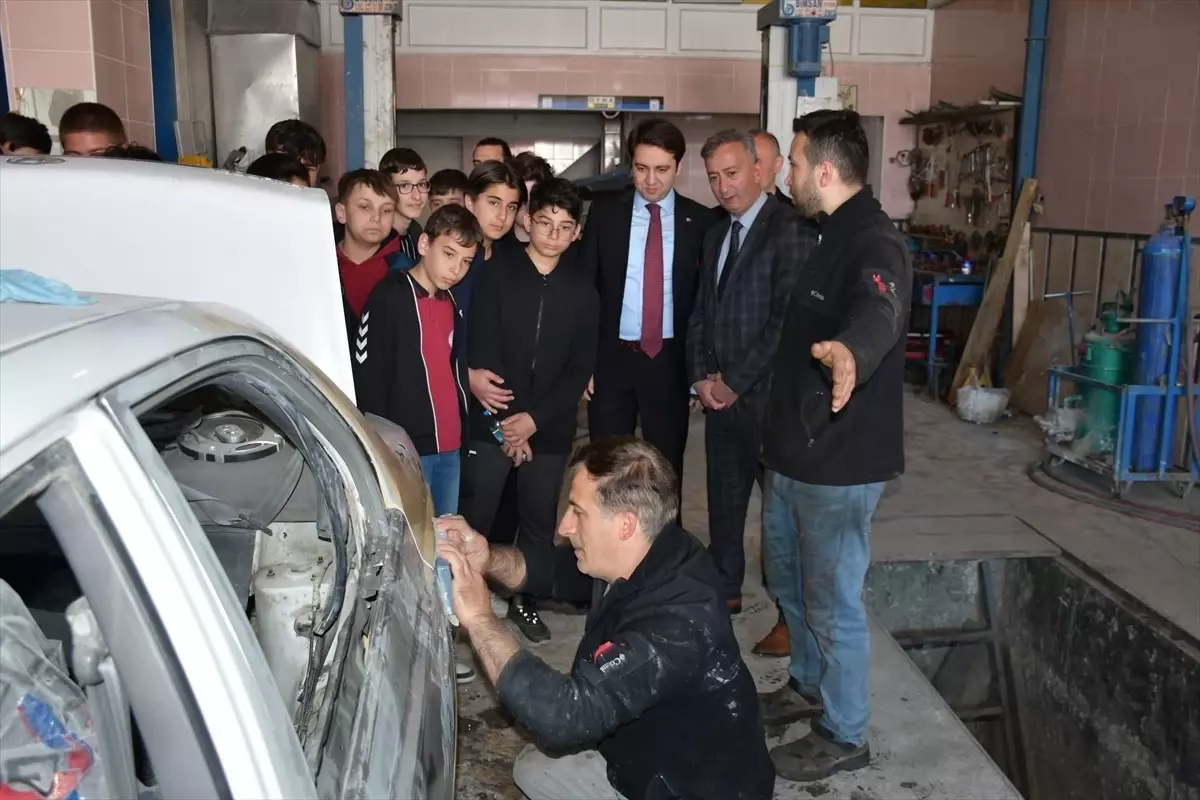 Öğrenciler Meslek Ustalarıyla Buluştu