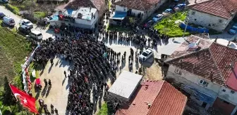 Şırnak'ta bir aracın çarpmasıyla şehit olan polis memuru Uşak'ta son yolcuğuna uğurlandı
