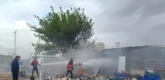 İdil'de Hurda Toplama Merkezinde Yangın