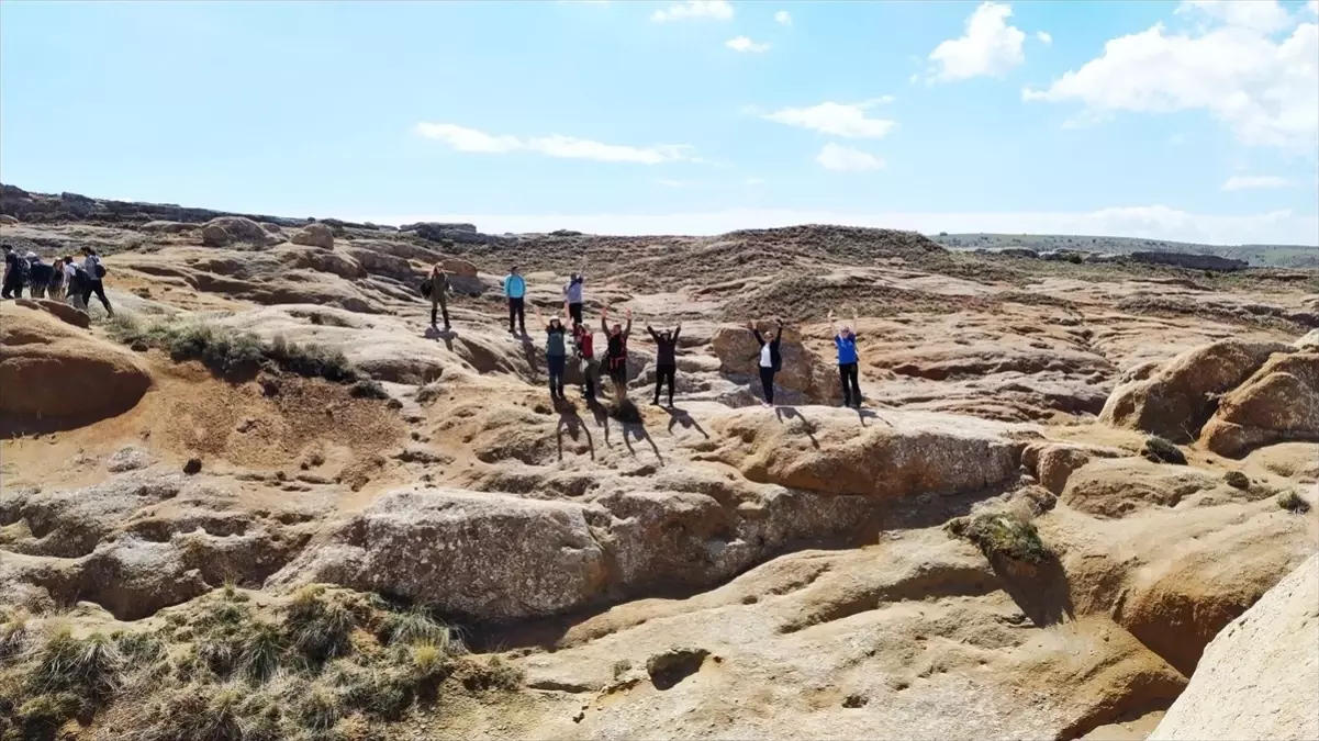 Sivas'ta Doğa Yürüyüşü ile Turizm Haftası Kutlandı
