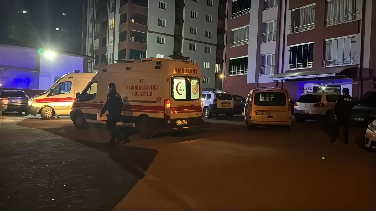 Sivas'ta Kardeş Cinayeti: Maskeli Şüpheli Aranıyor