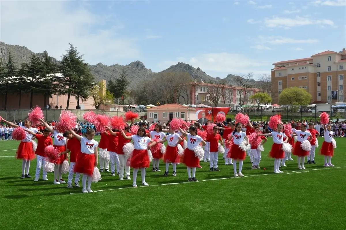 Sivrihisar'da 23 Nisan Ulusal Egemenlik ve Çocuk Bayramı Coşkuyla Kutlandı