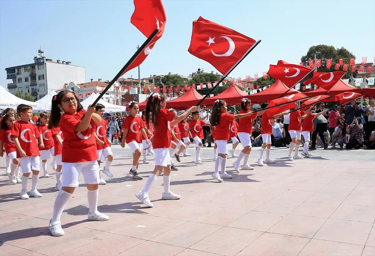 Aydın'da 23 Nisan Ulusal Egemenlik ve Çocuk Bayramı Törenleri Düzenlendi