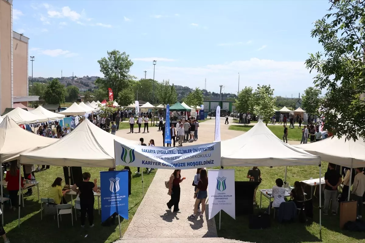 SUBÜ Kariyer Zirvesi 2025: Öğrenciler ve İşverenler Buluştu