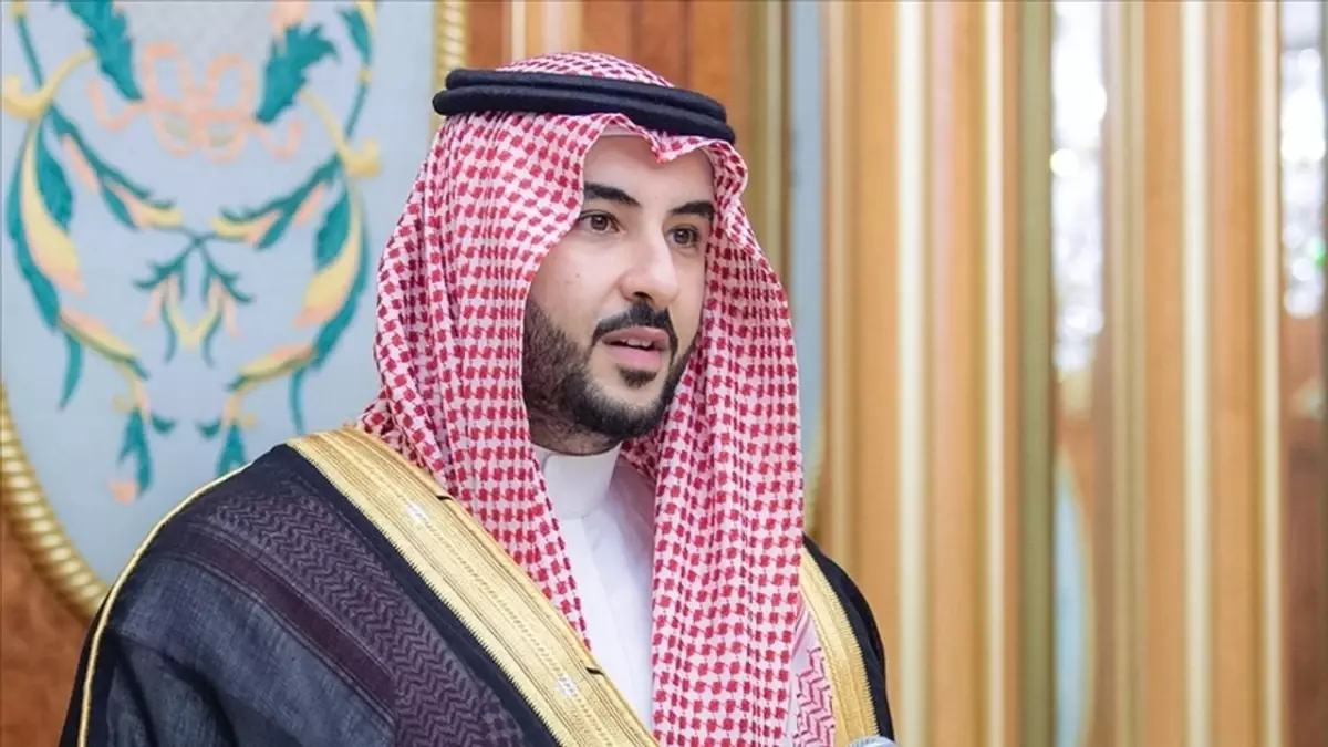 Suudi Arabistan Savunma Bakanı Tahran'a Gitti