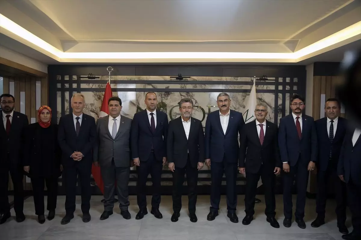 Tarım ve Orman Bakanı Yumaklı, Niğde'de ziyaretlerde bulundu