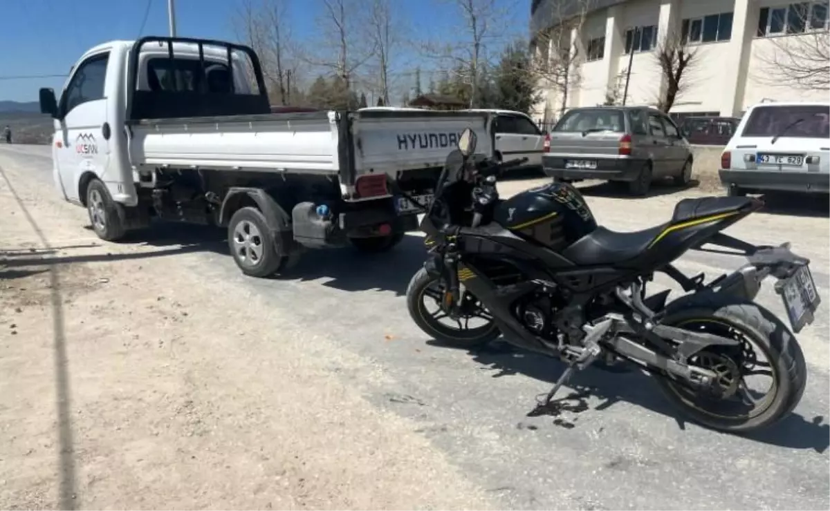 Tavşanlı'da Trafik Kazası: Motosiklet Sürücüsü Yaralandı