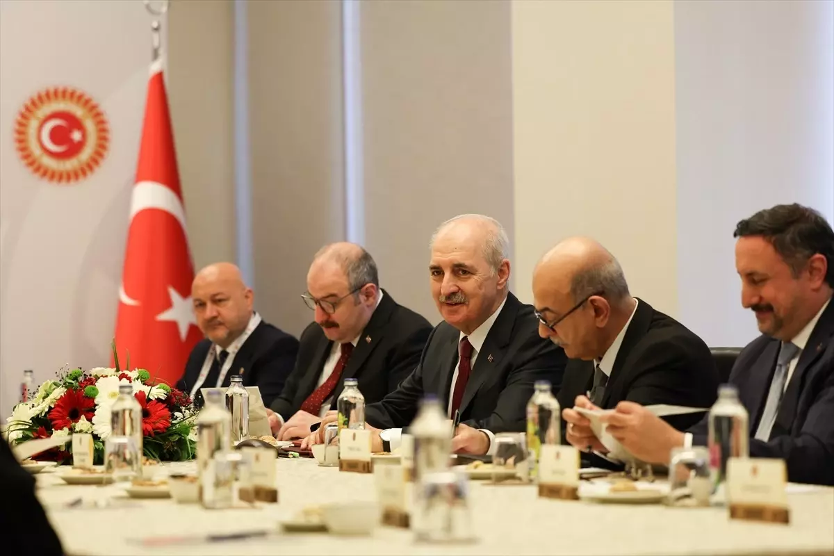 TBMM Başkanı Kurtulmuş, Filistin'i Destekleyen Parlamentolar Grubu Toplantısında BAE ile Görüştü