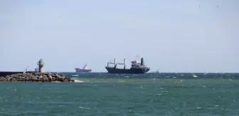 Marmara Denizi'nde Poyraz Deniz Ulaşımını Aksatıyor